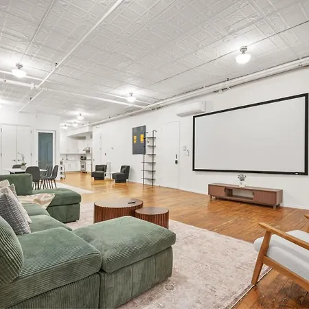 Massive Soho Loft 4 Bedrooms 2 Bath 7 Beds